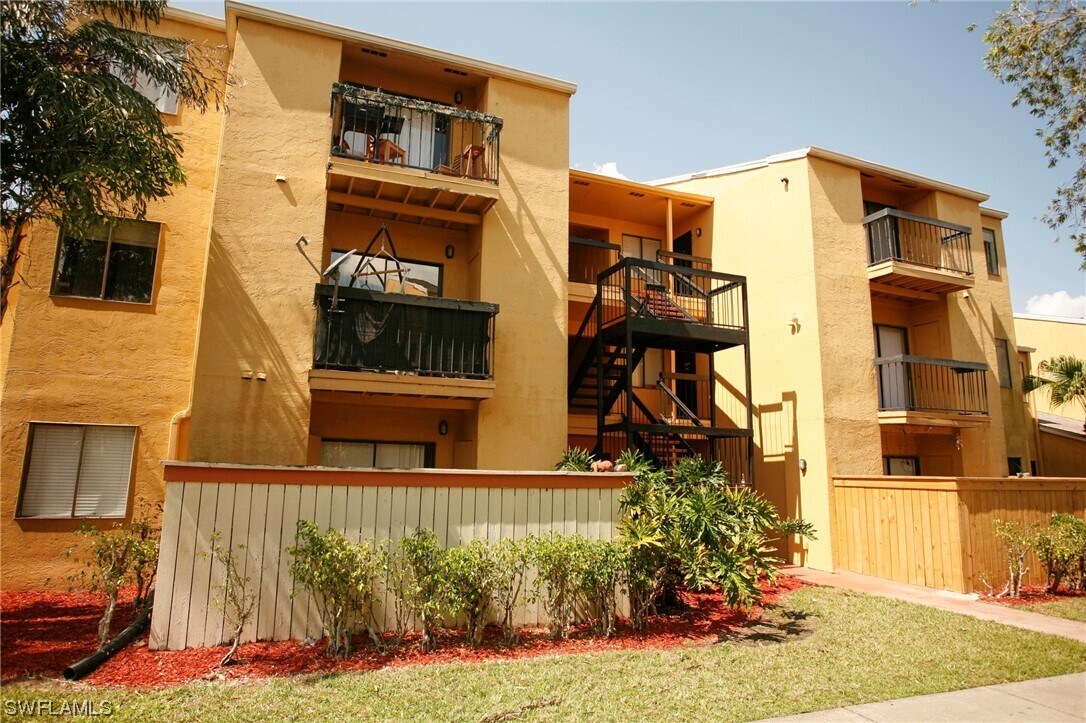 2865 Winkler Ave Unit 411, Fort Myers, FL 33916 Condo for Rent in Fort Myers, FL