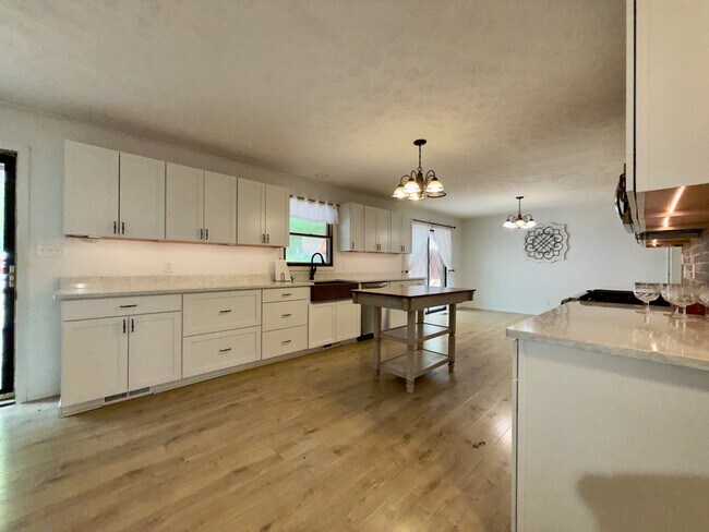 Building Photo - 295 Dogwood