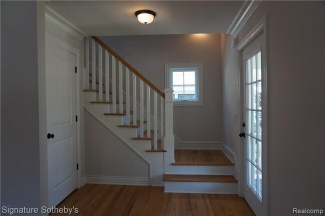 Building Photo - 203 Curry Ave