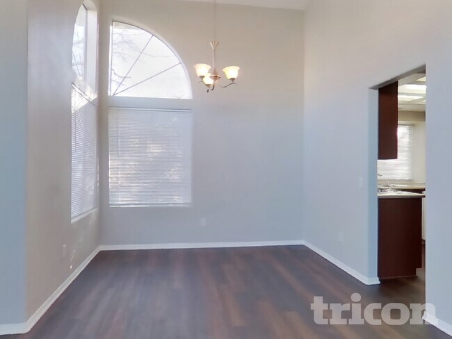 Foto del edificio - 44238 Gillan Ave