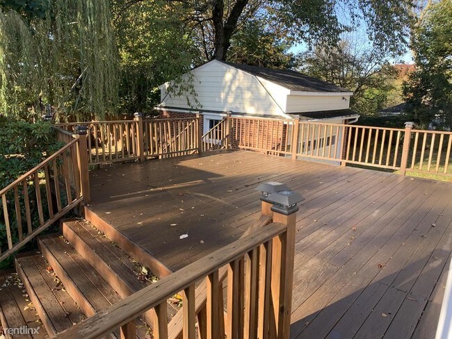 Foto del edificio - 3 br, 2.5 bath House - 240 Hazel Dr