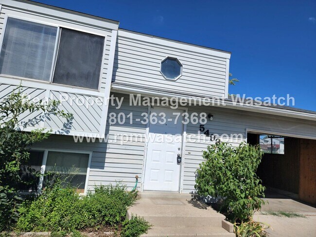 Foto del edificio - Look at This Cute 2 Bedroom 2 Bathroom Hom...