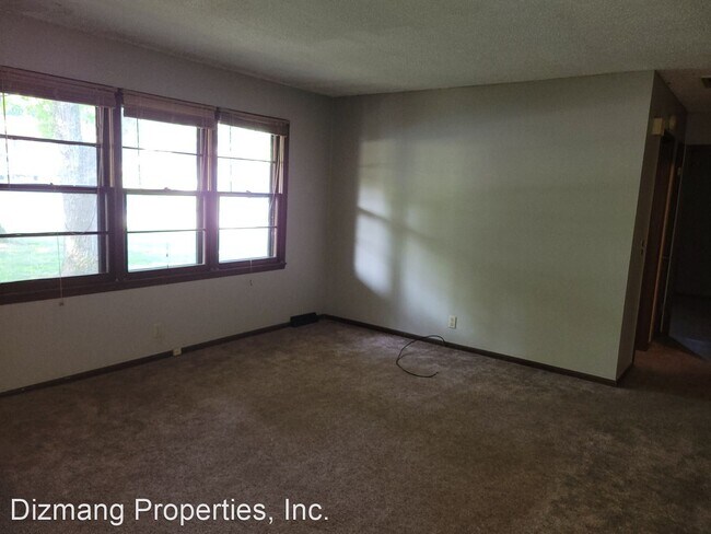 Building Photo - 3 br, 2 bath House - 941 E Caravan St.