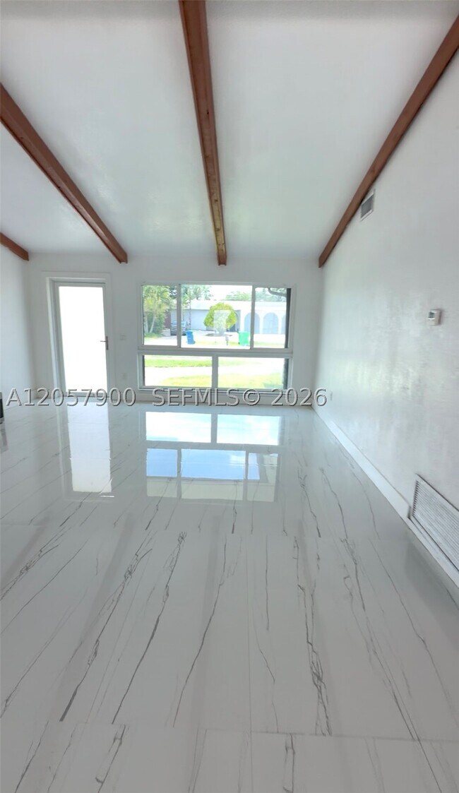 Building Photo - 11371 NW 32nd Pl