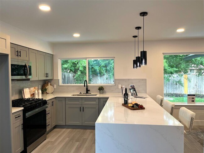 Foto del edificio - 10505 Parkfield Dr