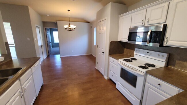 Building Photo - 6726 Labonte Dr