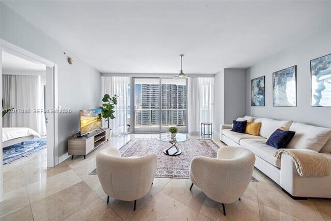 Building Photo - 200 Biscayne Blvd Way