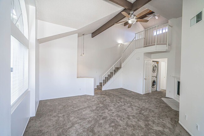Building Photo - Charming 2-Bedroom Condo with Loft in the ...