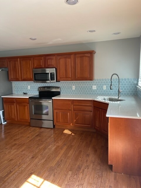 Building Photo - 250 Maple Ridge Dr