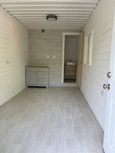 Building Photo - 919 Brooks Ave