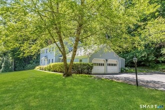 Building Photo - 18 Cornelia Dr
