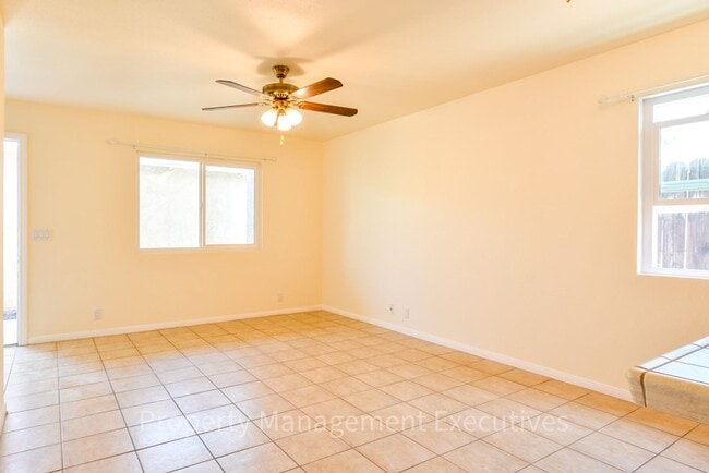 Foto del edificio - 2 Bed, 2 Bath Townhome with Garage & Bonus Room