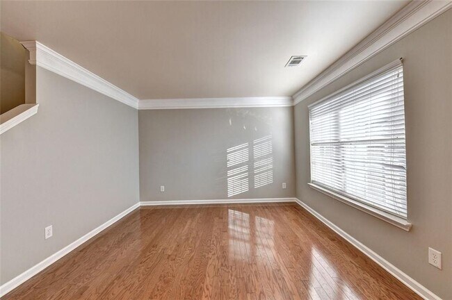 Building Photo - 3070 Centerglen Ln