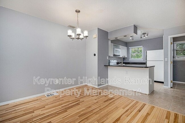 Building Photo - 8018 S Columbine Ct