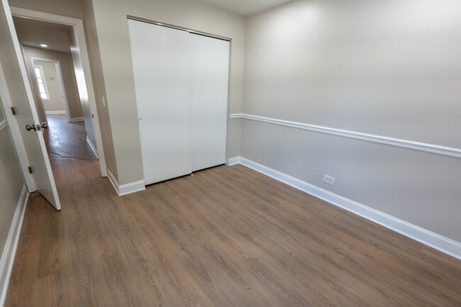 Building Photo - 257 Doral Ct