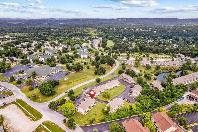 Foto del edificio - Charming Corner Condo in Fall Creek