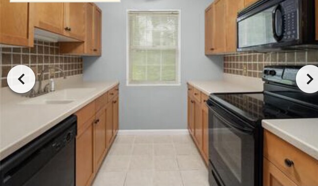 Building Photo - 1558 Swallow Dr