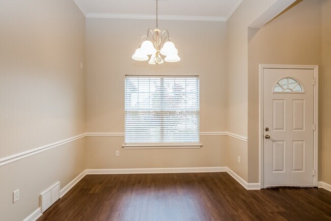 Building Photo - 185 Mossy Springs Dr