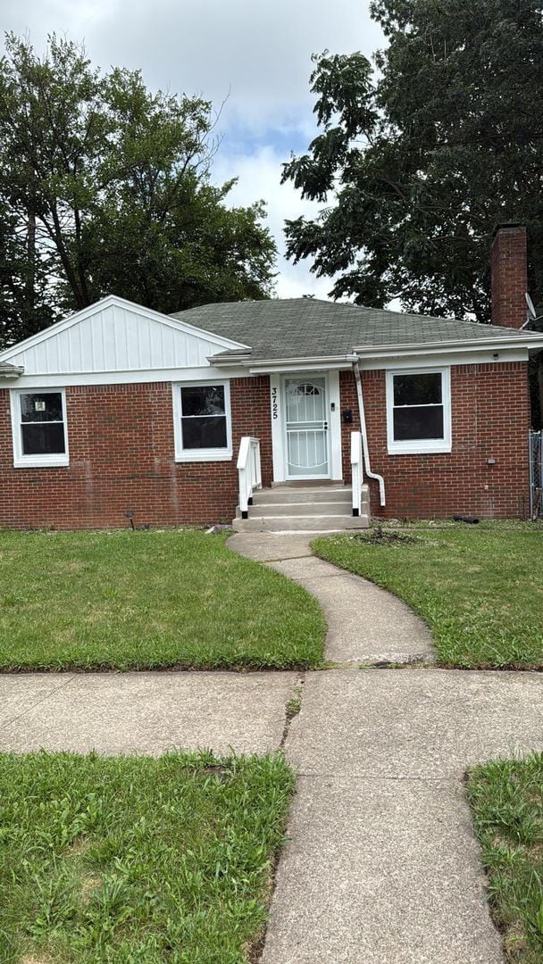 Foto del edificio - 3 Bedroom 2 Bath plus 2 Bonus Rooms!
