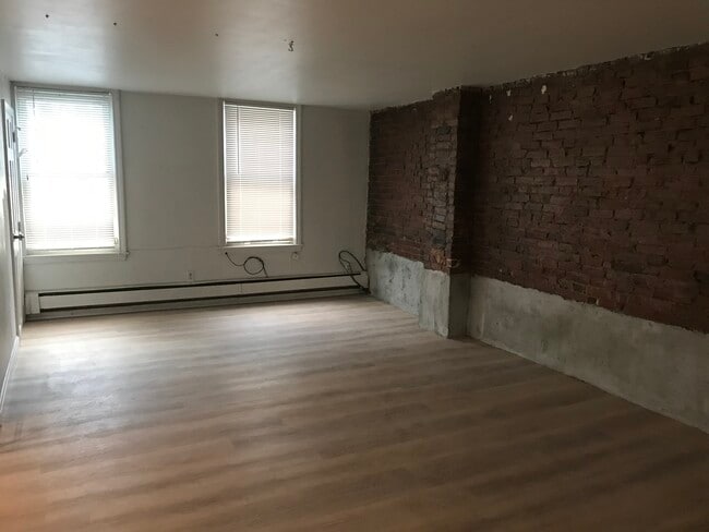 Building Photo - 10 Wigglesworth St