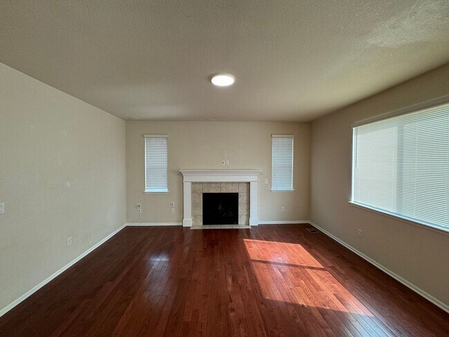 Foto del edificio - Well maintained Home with 4 bedrooms 3 baths in Erie