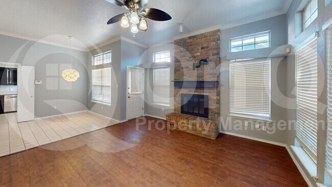 Foto del edificio - 1362 Yorkshire St