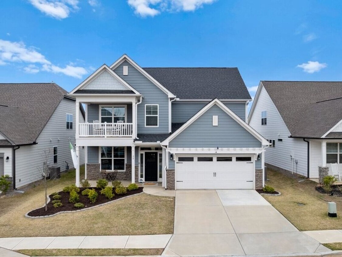 Primary Photo - 4 Bedroom Single Family Home in Resort Sty...