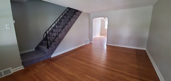 Foto del edificio - 717 Surrey Ln