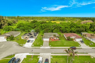 Building Photo - 6416 Las Palmas Way