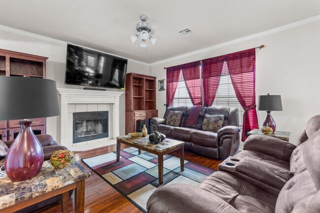 Building Photo - 2802 Scottsdale Dr