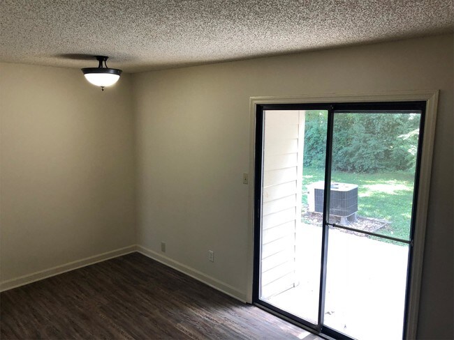 Building Photo - 9012 Countryside Ln