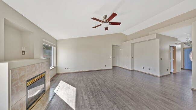 Foto del edificio - 1061 NW Redwing Dr