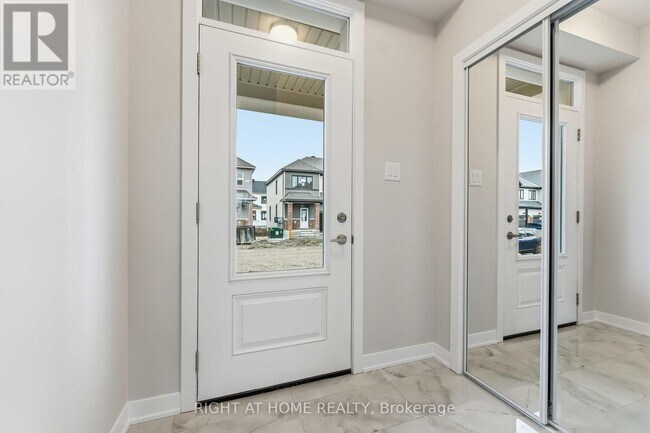 Building Photo - 290 Les Emmerson Dr