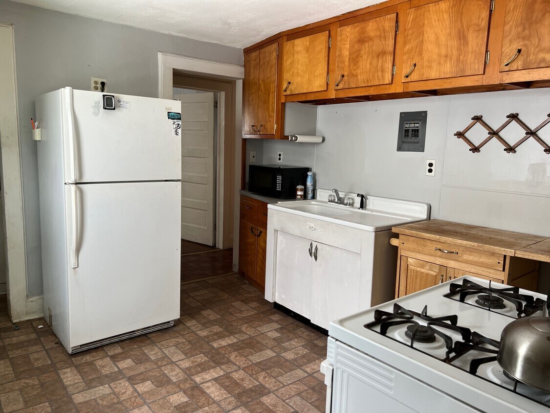 37 Holland St, Binghamton, NY 13905 Townhome Rentals in Binghamton NY