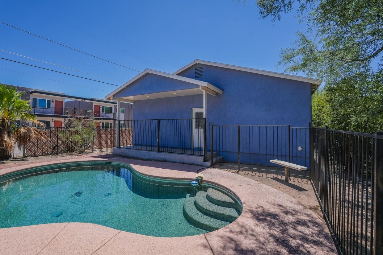 Foto principal - 821 E Mabel St