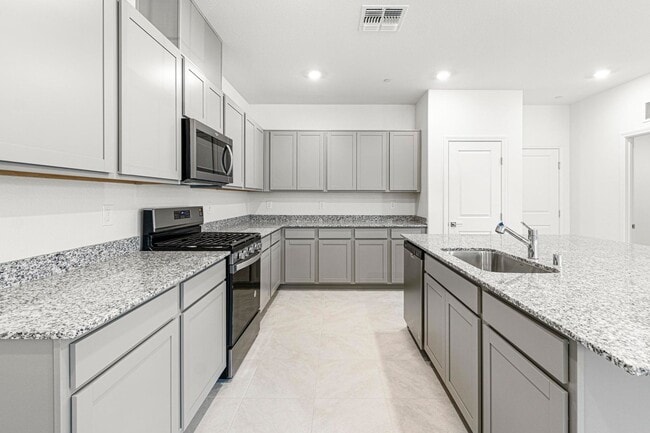 Building Photo - Brand New Build! 3 bed, 2 and 3/4 bathroom Townhouse in the heart of Inspirada's Master Planned C...