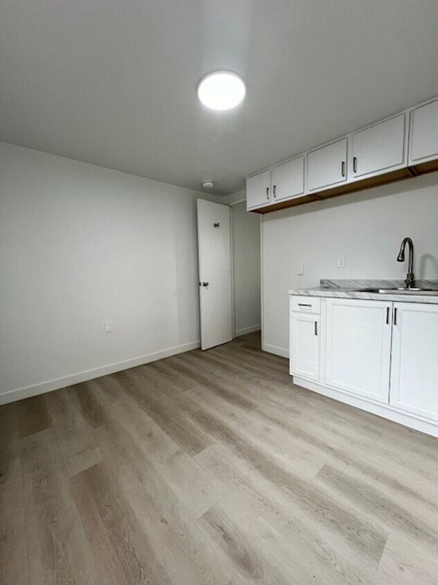 10537 Crenshaw Ops Apartments in Inglewood, CA Westside Rentals