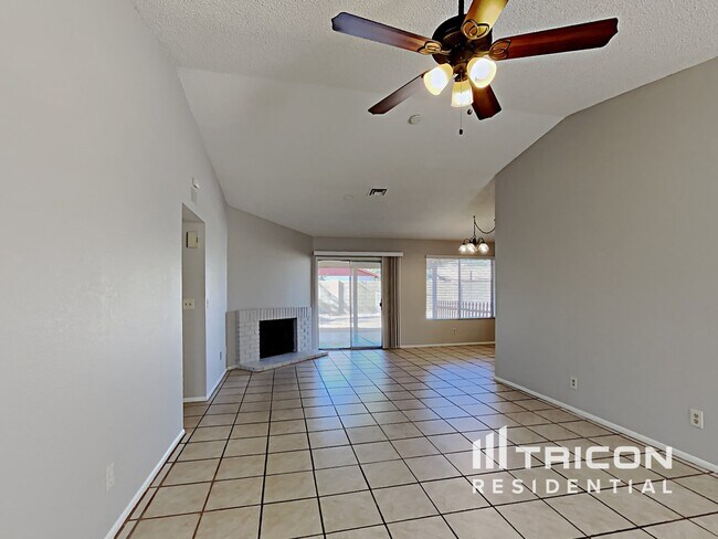 Building Photo - 11222 N 80th Dr
