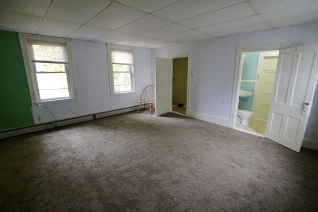 Building Photo - 124 Essex Street