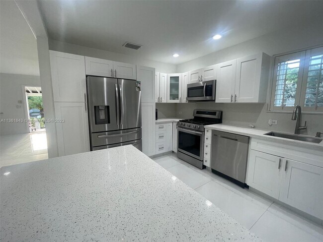 Foto del edificio - 2001 SW 82nd Pl
