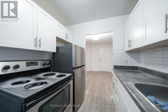 Photo du bâtiment - 77 Erskine Ave