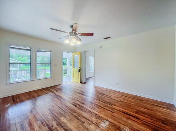 Foto del edificio - "Charming MIDTOWN 2-Bedroom Home with Glea...