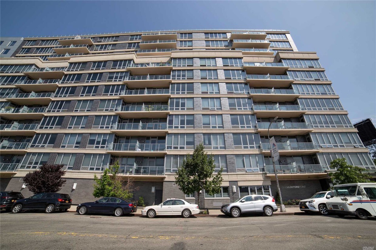 Foto principal - 5-49 Borden Ave