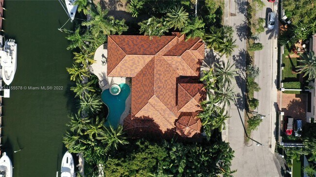 Building Photo - 813 Riviera Dr