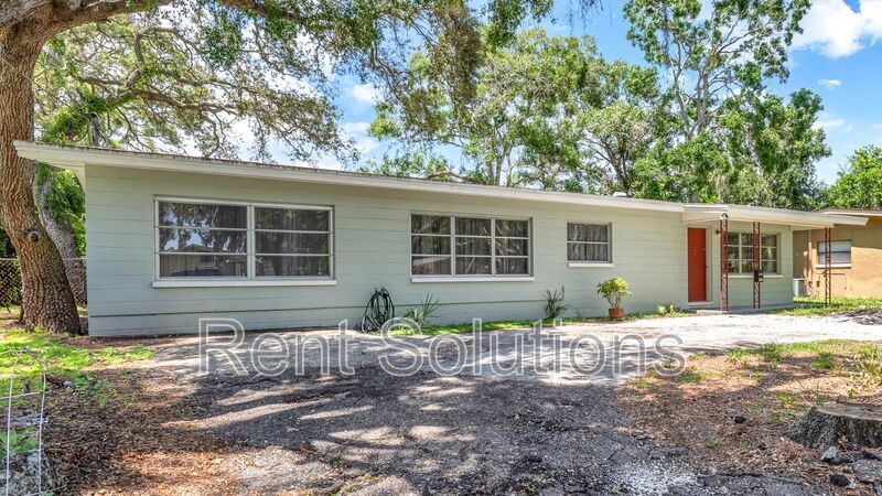 Primary Photo - 1209 Alcazar Way S