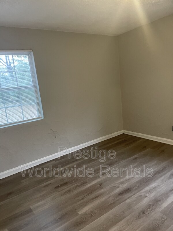 Foto del edificio - 1034 Brooks Rd