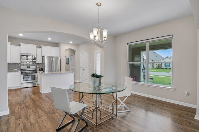 Foto del edificio - 7643 Waterview Dr