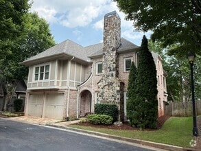 Building Photo - 2041 Mendenhall Cir