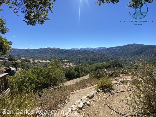 Building Photo - 3 br, 2.5 bath House - 15561 Via La Gitana