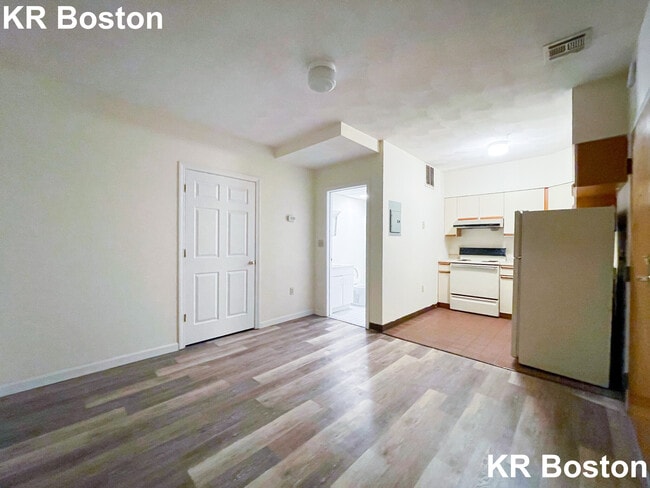 Building Photo - 105 Essex St